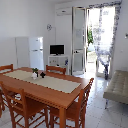 La Poesia - Direzione Salento 토레 델 로소